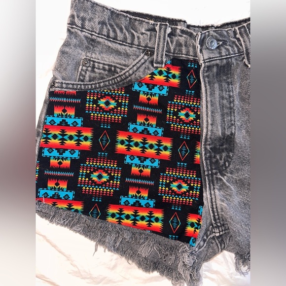 CUSTOM LEVi SHORTS -SiZE 00 - Picture 2 of 7